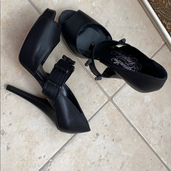 Heels - Picture 3 of 6